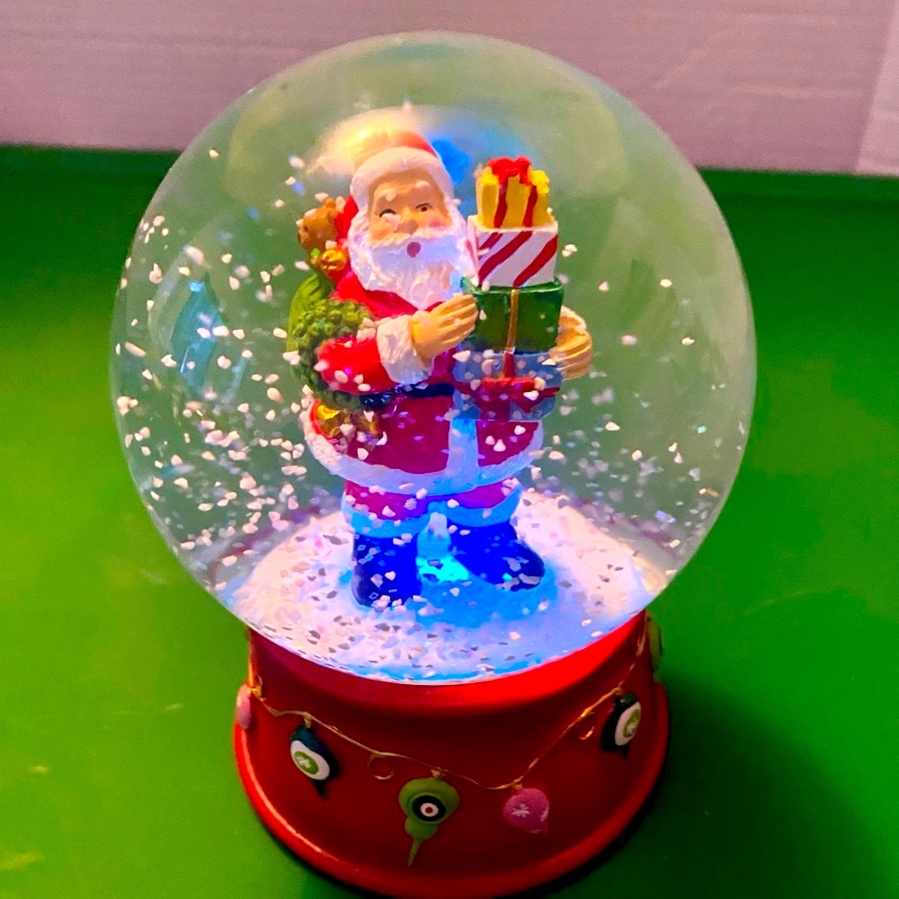 Perfect Santa Snow globe with music and lights